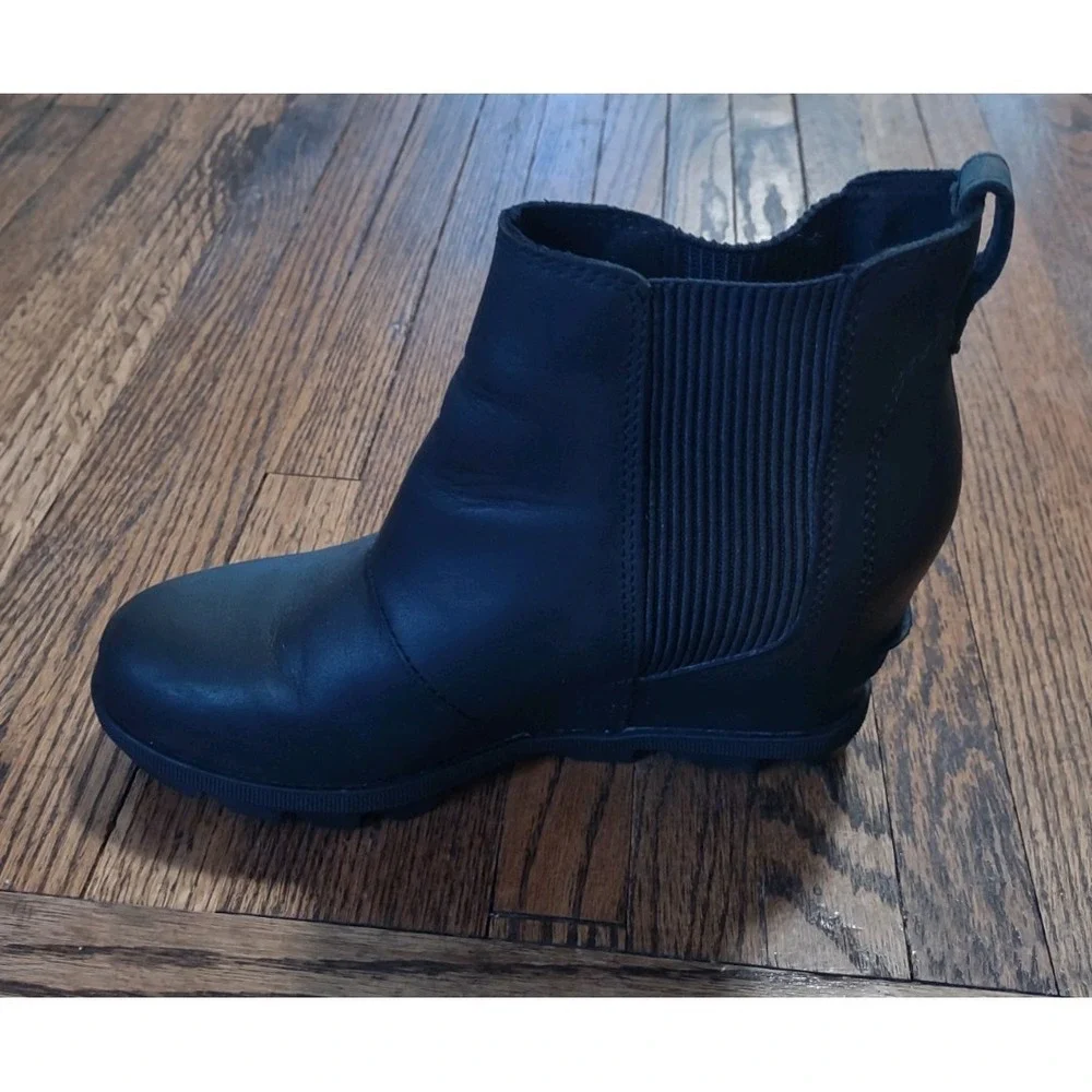 Sorel Joan of Arctic Wedge II Chelsea Boots Black Leather Women 7 NL3022-010